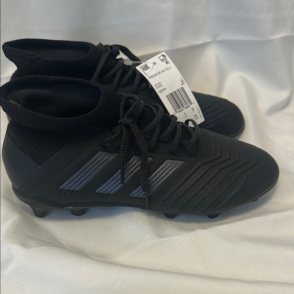 Adidas Predator 19.1 FG soccer cleats (never worn)
